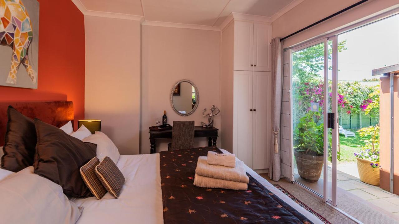 บราวน์จัก เกสท์เฮาส์ Hotel เฮอร์มานุส ภายนอก รูปภาพ